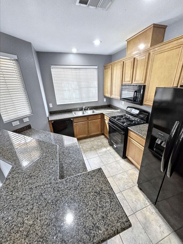 3916 Sweet Pine St in Las Vegas, NV - Building Photo - Building Photo