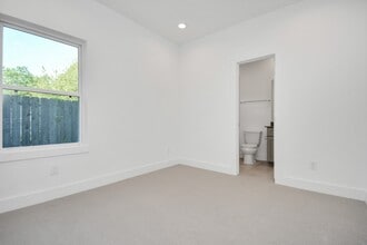 420 Janisch Rd in Houston, TX - Foto de edificio - Building Photo