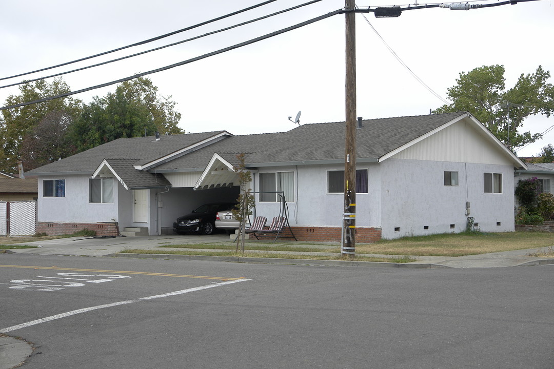 303 F St in Union City, CA - Foto de edificio