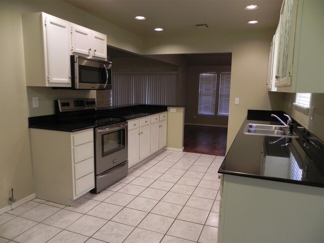 7834 S 72nd E Ave in Tulsa, OK - Building Photo - Building Photo