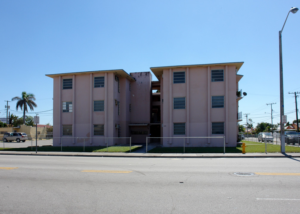 Marta Sanchez Apartments in Miami, FL - Building Photo