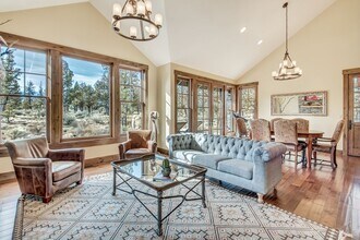 18399 Tumalo Reservoir Rd in Bend, OR - Building Photo - Building Photo