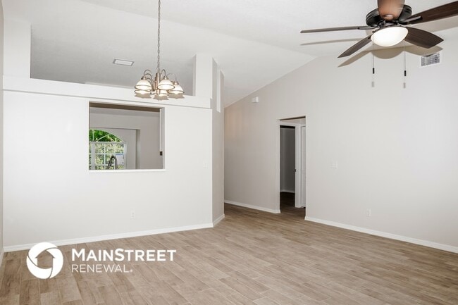 property at 1722 Elmhurst Cir SE