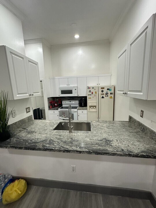 18236 Mediterranean Blvd in Hialeah, FL - Building Photo