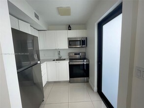 1765 Normandy Dr-Unit -2 in Miami Beach, FL - Foto de edificio - Building Photo
