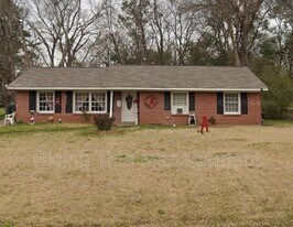 2065 Tullis Dr in Montgomery, AL - Building Photo