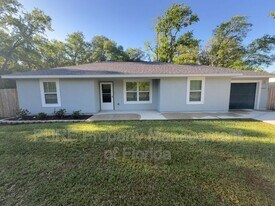 20024 Beach Blvd in Dunnellon, FL - Building Photo