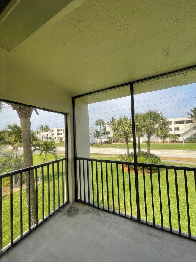 1850 Atlantic St, Unit 121 in Melbourne Beach, FL - Building Photo - Building Photo