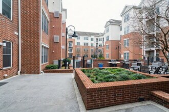 300 W Elm St, Unit 2304 in Conshohocken, PA - Foto de edificio - Building Photo