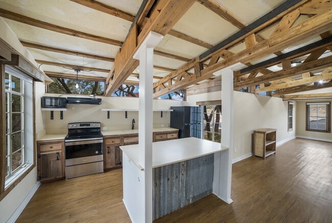 19827 FM 306, Unit Lakeside Lodging Unit C