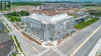 1005 Dundas St E in Oakville, ON - Building Photo - Building Photo