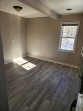 5 Fountain St, Unit 2nd floor unit in Crafton, PA - Building Photo - Building Photo