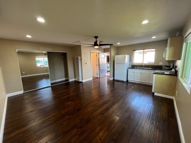 property at 5773 Venturi Dr