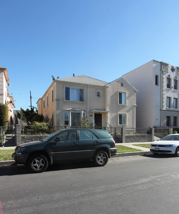 1180 N New Hampshire Ave in Los Angeles, CA - Foto de edificio