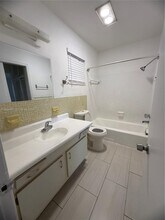 2880 NE 203rd St in Aventura, FL - Foto de edificio - Building Photo