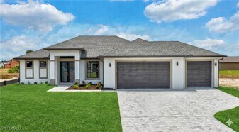 2700 NW 20th Terrace in Cape Coral, FL - Building Photo