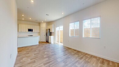 3231 Carambola Ave in Clovis, CA - Building Photo - Building Photo