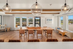 Liza Eastlake in Seattle, WA - Building Photo