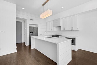 1405 Sylvester Rd in Houston, TX - Foto de edificio - Building Photo