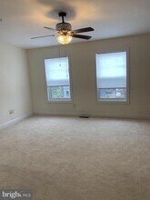 1424 L St SE, Unit 302 in Washington, DC - Building Photo - Building Photo