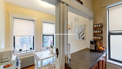76 Quint Ave, Unit 7 in Boston, MA - Building Photo - Building Photo