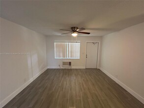 17 NE 2nd Ave in Dania Beach, FL - Building Photo - Building Photo