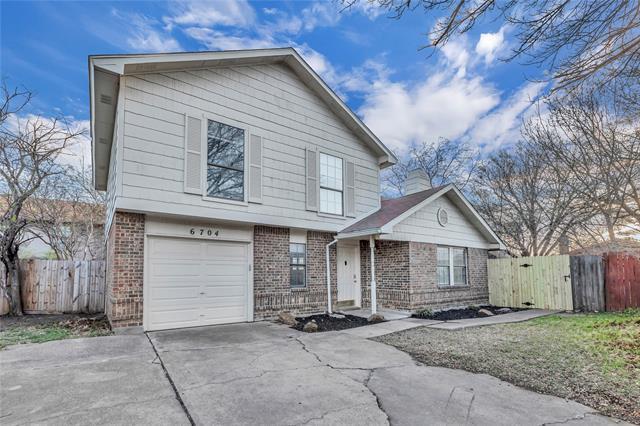 6704 Fire Hill Dr in Fort Worth, TX - Building Photo