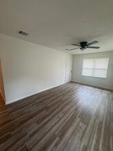 8829 Kentshire Dr in Houston, TX - Building Photo - Building Photo