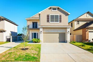 3305 Charolais Dr in Laredo, TX - Building Photo