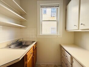35 Kingston St in Somerville, MA - Building Photo - Building Photo