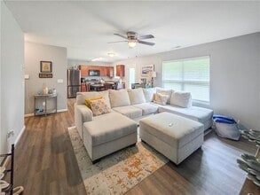 4709 Tradition Pkwy in College Park, GA - Foto de edificio - Building Photo