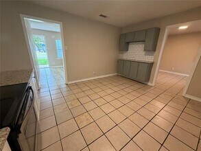 532 NW King St in Burleson, TX - Building Photo - Building Photo