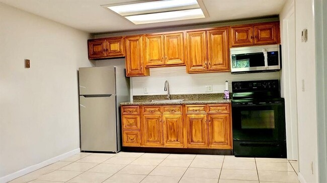 7210 Southgate Blvd, Unit # 7210 in Tamarac, FL - Building Photo - Building Photo