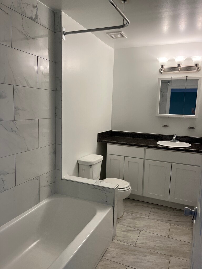 Colonial Point Apartments in FeastervilleTrevose, PA