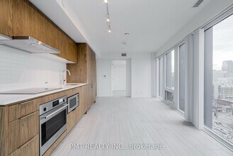 60-2360 Shuter St in Toronto, ON - Building Photo - Building Photo