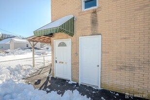 3774 NJ-27 in Kendall Park, NJ - Building Photo