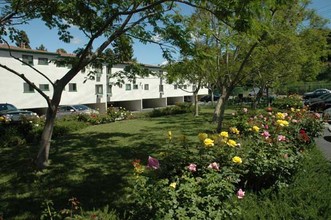 Fountain View Apartments in Los Angeles, CA - Foto de edificio - Building Photo