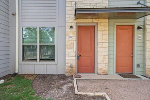 7805 Cooper Ln in Austin, TX - Building Photo