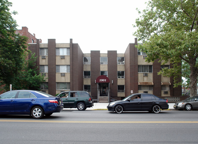 The Elite Condominium in North Bergen, NJ - Foto de edificio - Building Photo