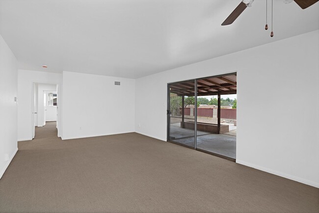 8401 San Carlos Dr in San Diego, CA - Building Photo - Building Photo