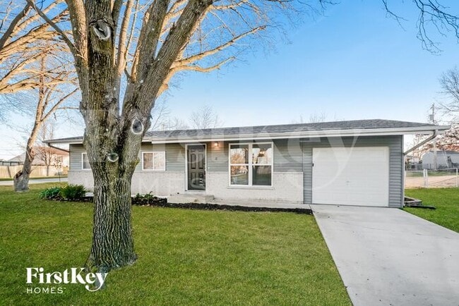 15 E Ofallon Dr in O'Fallon, MO - Building Photo - Building Photo