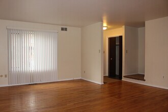 543 S Trenton Ave in Pittsburgh, PA - Building Photo - Building Photo