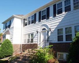 2065 Niles Ave in St. Paul, MN - Building Photo - Interior Photo