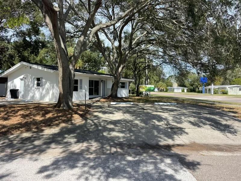 222 N Belcher Rd. in Clearwater, FL - Building Photo