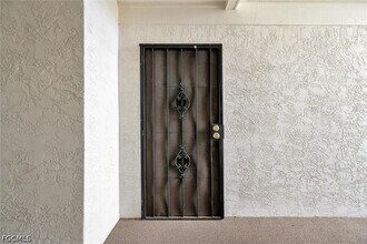 8110 S Woods Cir in Ft. Myers, FL - Building Photo - Building Photo