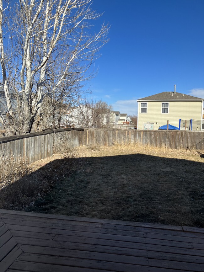 1385 waxwing ave in Brighton, CO - Foto de edificio - Building Photo