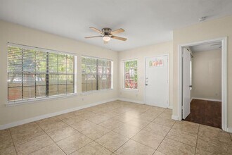 712 W 21st St in Austin, TX - Foto de edificio - Building Photo
