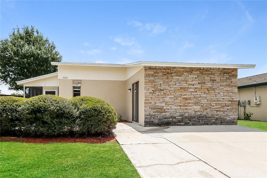 3320 Timberline Rd W in Winter Haven, FL - Foto de edificio