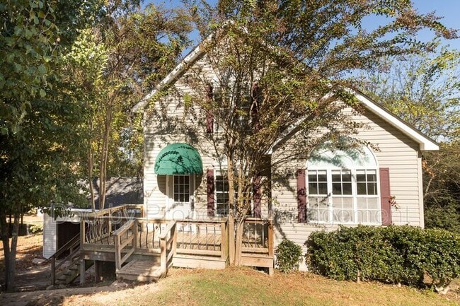 property at 1004 Roselawn Dr