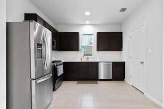 124 Witchhazel Way in San Marcos, TX - Building Photo - Building Photo